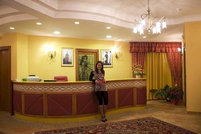 Hotel Duca Di Calabria Сера Сан Бруно Екстериор снимка