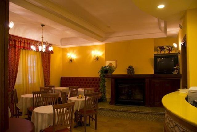 Hotel Duca Di Calabria Сера Сан Бруно Екстериор снимка