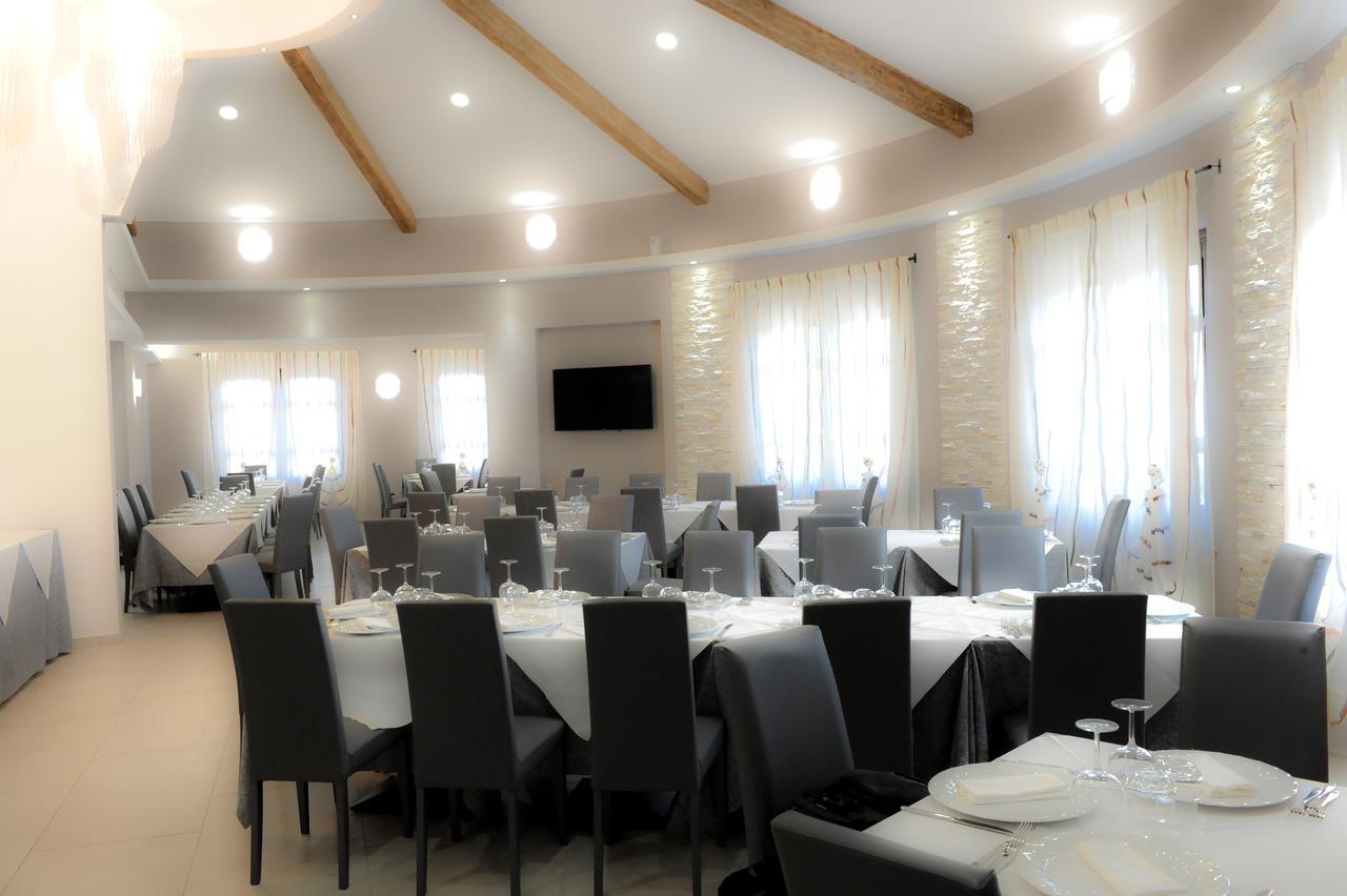 Hotel Duca Di Calabria Сера Сан Бруно Екстериор снимка