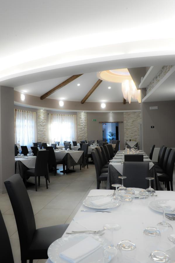 Hotel Duca Di Calabria Сера Сан Бруно Екстериор снимка