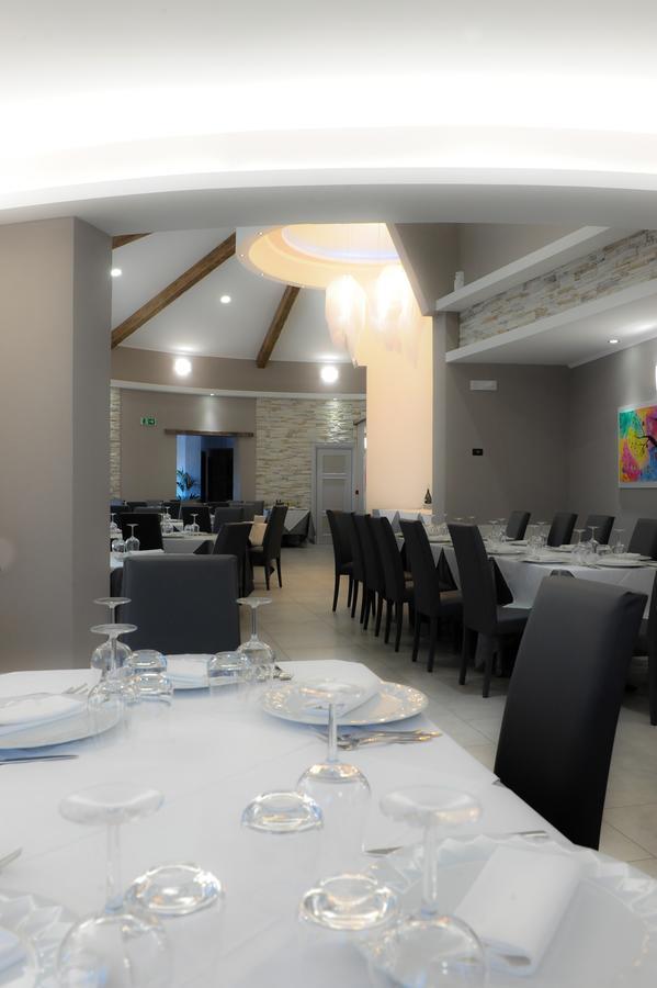 Hotel Duca Di Calabria Сера Сан Бруно Екстериор снимка